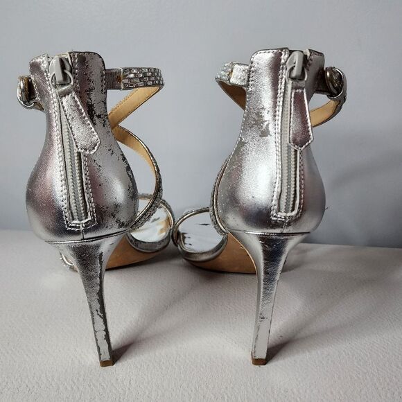Badgley Mischka ZULEMA Silver Leather Heels Women Size 9.5 Two Tone Distressed - Picture 4 of 7